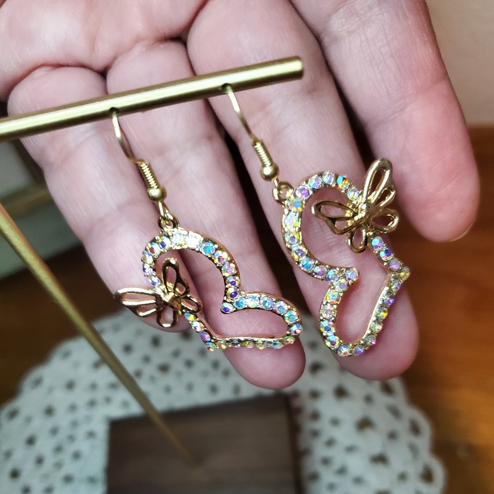 Sparkling Hearts w/Butterfly Kiss Earrings